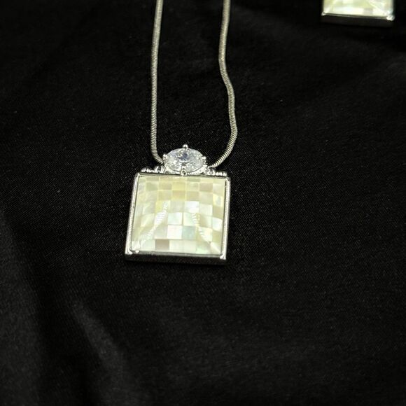 NEW Park Lane Mother-of-Pearl Mosaic Necklace & Earring Set - Picture 5 of 8
